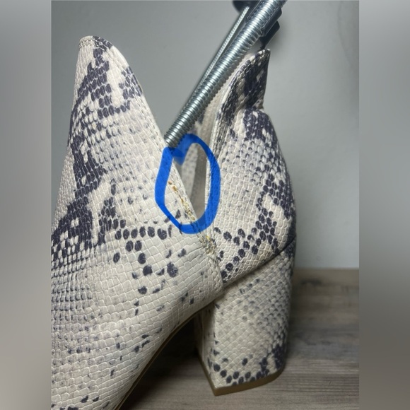Steve Madden Women's Rookie Chop Out Booties,Snakeskin, Size 8.5 - Picture 3 of 10